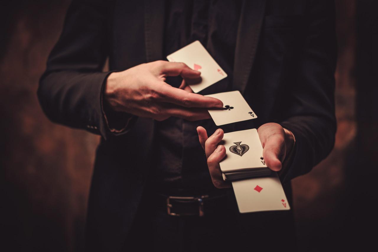 40 Tips to Improve Your Magic by Dustin Marks : Lybrary.com